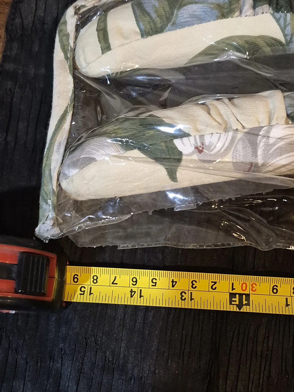 Vintage Waverly Cotton Padded Hangers Set of 2 Green Floral Cottagecore Open.